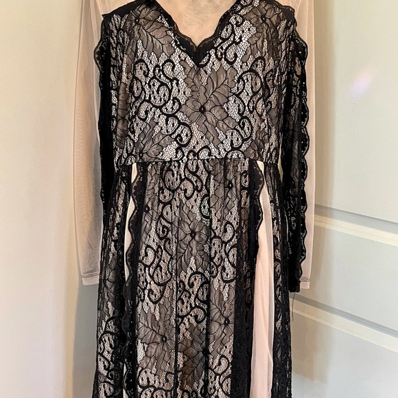 Simply Be Gorgeous Evening Dress! - Picture 3 of 9